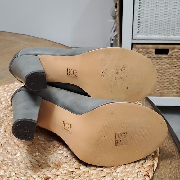 Michael Antonio Charcoal and Snake pattern, peep toe, size 11 , Chunky heel - Picture 6 of 9